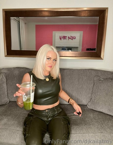 haarige lesbische onlyfans xxx kunst bilder