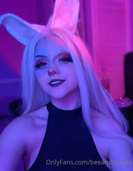 beeandbronto schauspielerin freie bilder