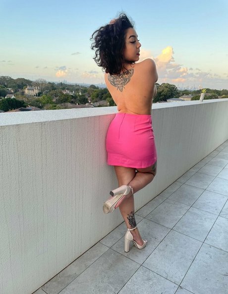 kurviger star onlyfans freie nackt galerie