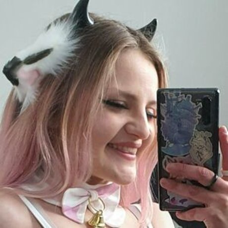 sariaafterhours akt fotos