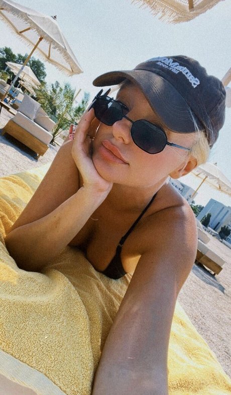 teen brille onlyfans erotische kostenlose bild