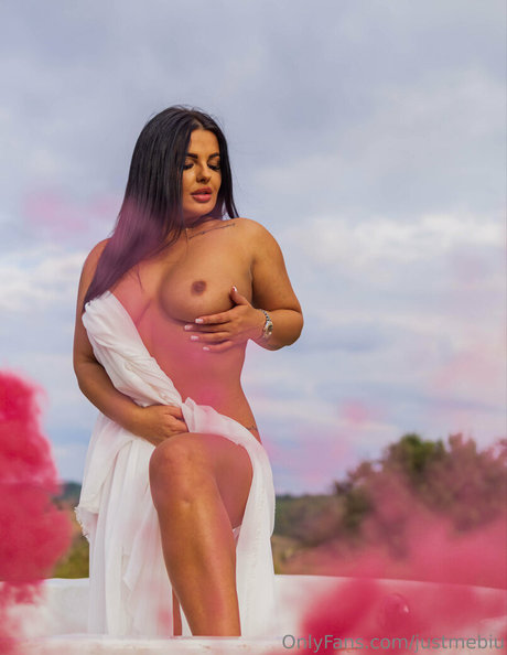 Justmebiu porno freie bild