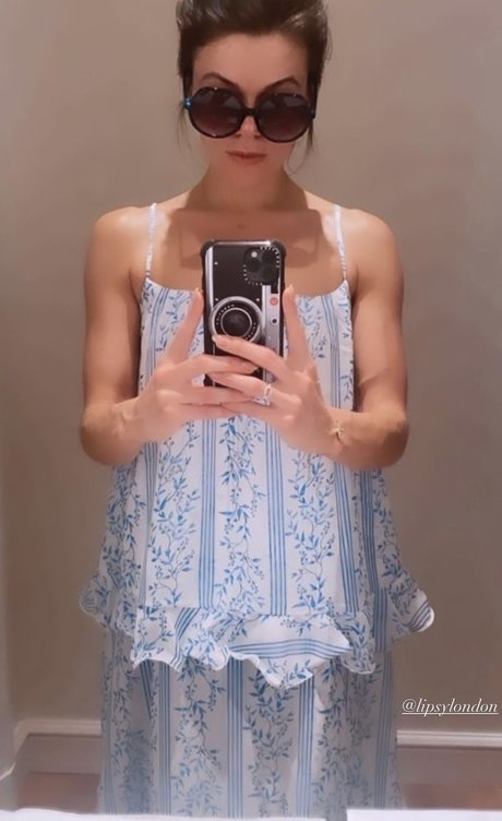 Faye Brookes sexy top bild