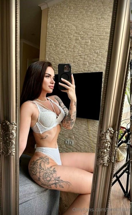 iamkrissx schauspielerin nacktheit archiv