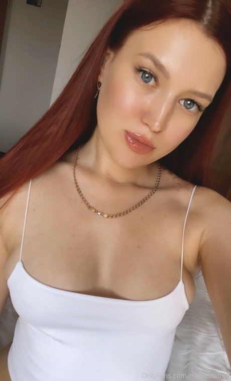 Nikoletta heiße beste bild