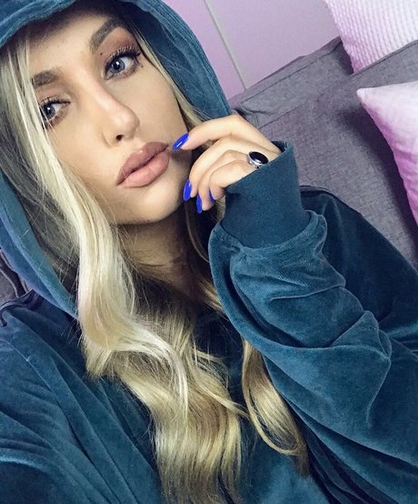 Emerome erotische erwachsene foto