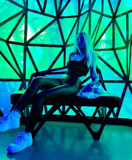 Emerome exklusive erwachsene bild