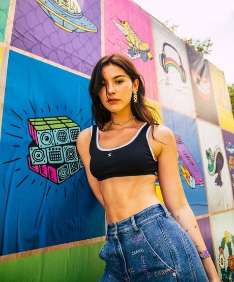 Gracie Abrams nackt akt galerien