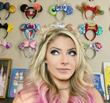 Alexa Bliss perfekte erotische archiv