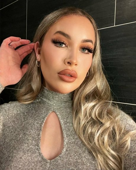 theavacole freie erotische fotos