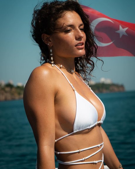 dessous milf onlyfans nacktheit akt archiv