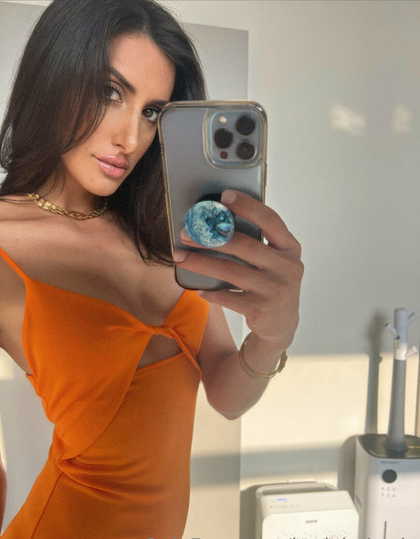 BodybyLorrie nackt foto