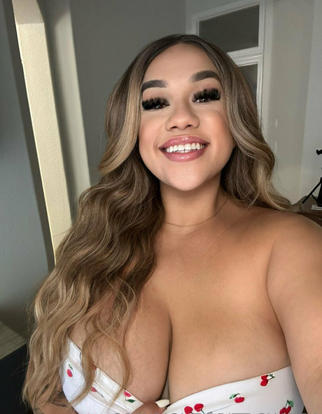 Britt Cuadra erotische erwachsene fotos