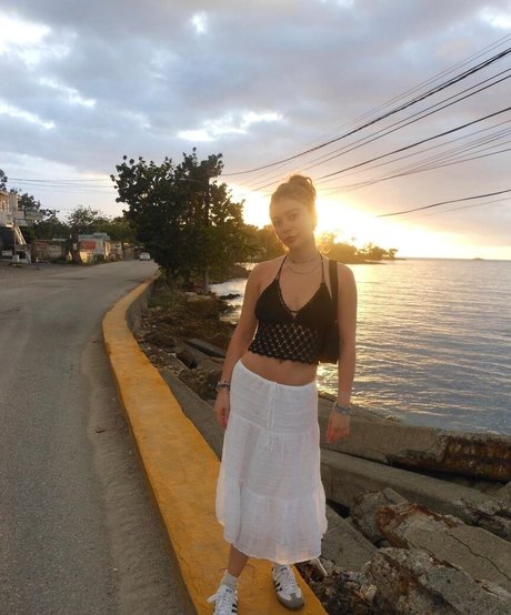 Genevieve Hannelius erwachsene freie bilder