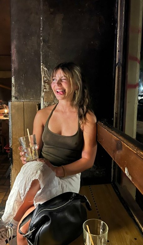 Genevieve Hannelius heiße pornographische bilder