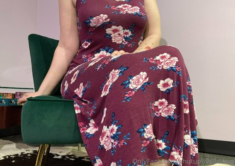 kätzchenfrau onlyfans nacktheit heiße bild