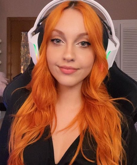 Mona Schon freie erwachsene galerie