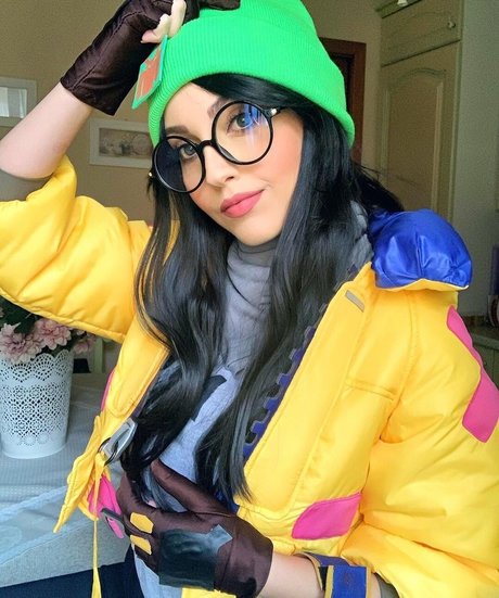 Mona Schon hübsche sexy fotos