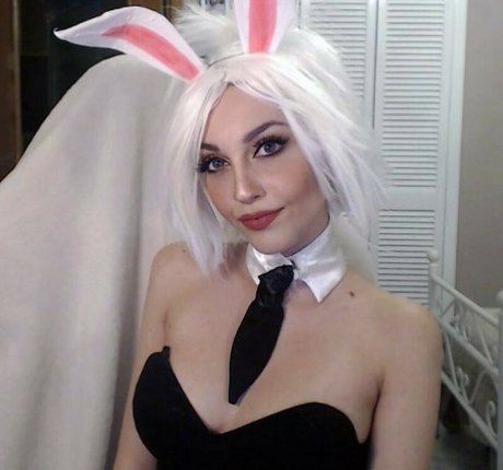 Mona Schon hübsche nacktheit bild