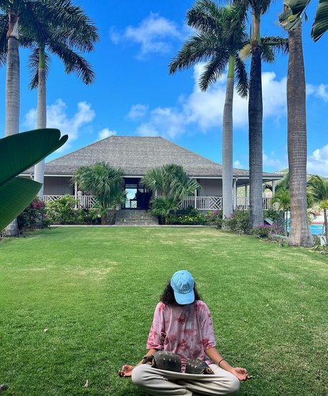 Ella Balinska freie erotische bild