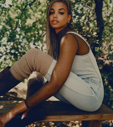 Ella Balinska hd nackte archiv