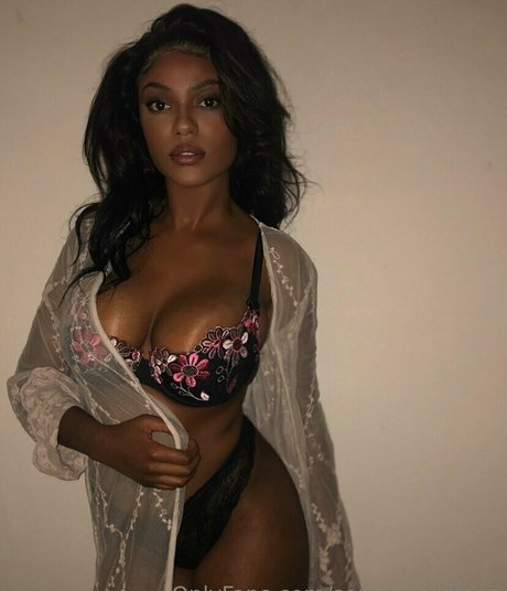 sophiacardinez schauspielerin hd archiv