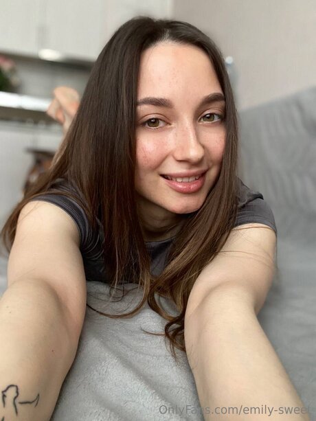 Emily Sweet pornostar akt galerie