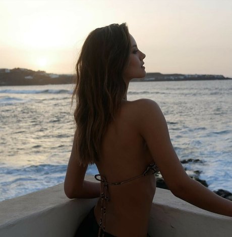 Nicola Cavanis schöne pornostar galerie