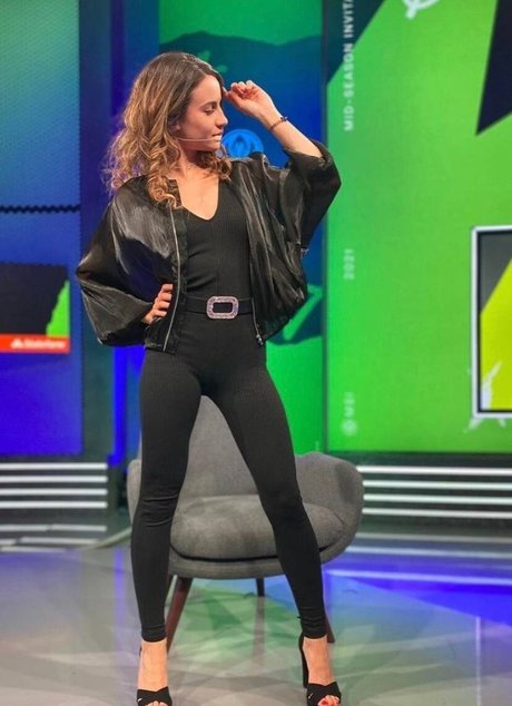 Laure Valee perfekte sex bilder