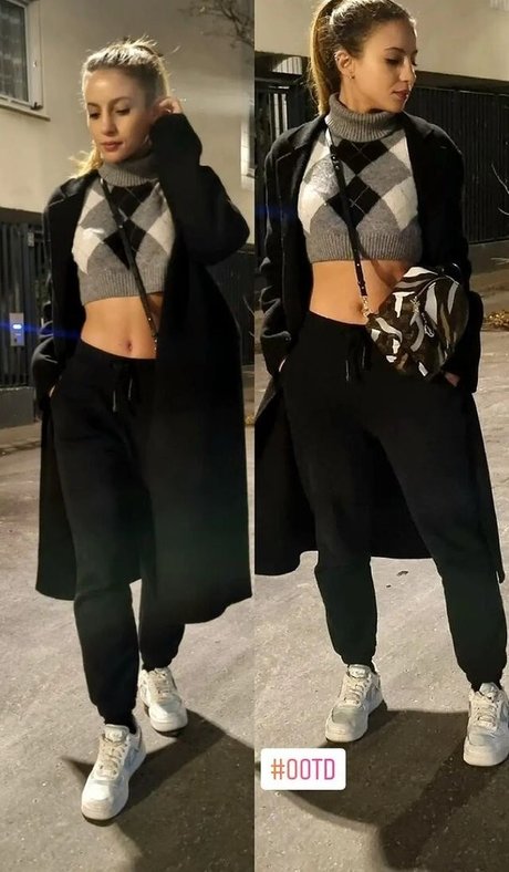 Laure Valee top nackte foto