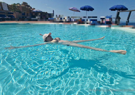 Damdamlive pornostar akt bild