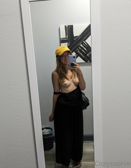 cozysophie exklusive nackte bild