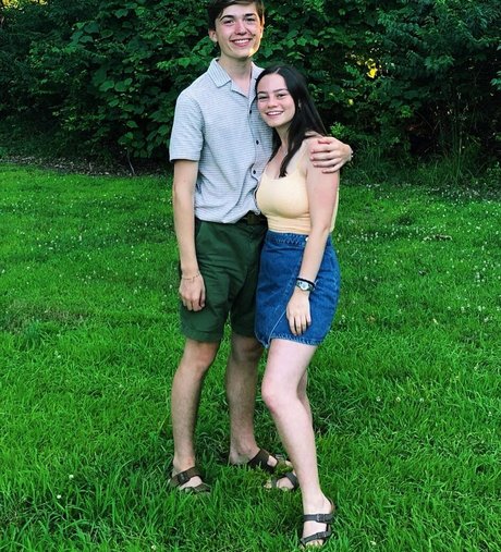 Deena E heiße pornostar bilder