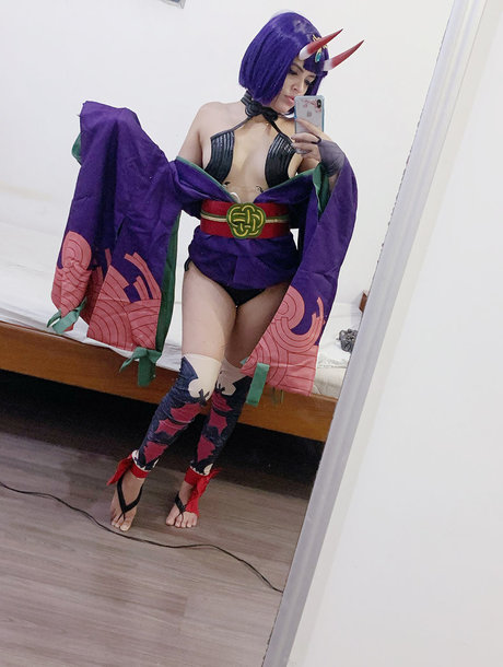 adri ch4n nacktheit hd galerien