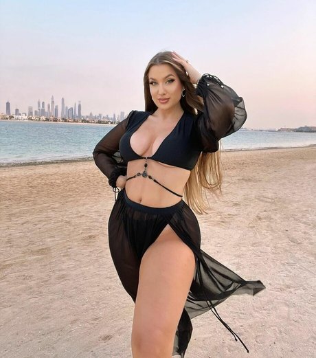 Ariella Eder pornostar kunst fotos