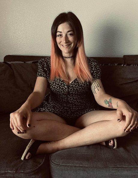 MsVnsfw model nacktheit galerie