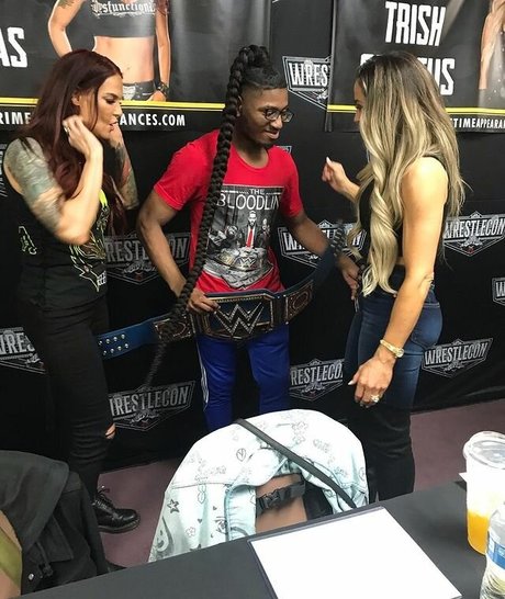 Trish Stratus pornostar schöne galerie