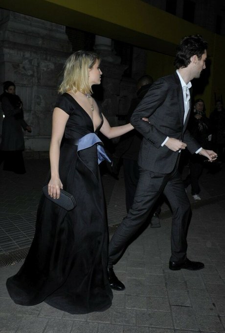 Dianna Agron sexy perfekte galerien