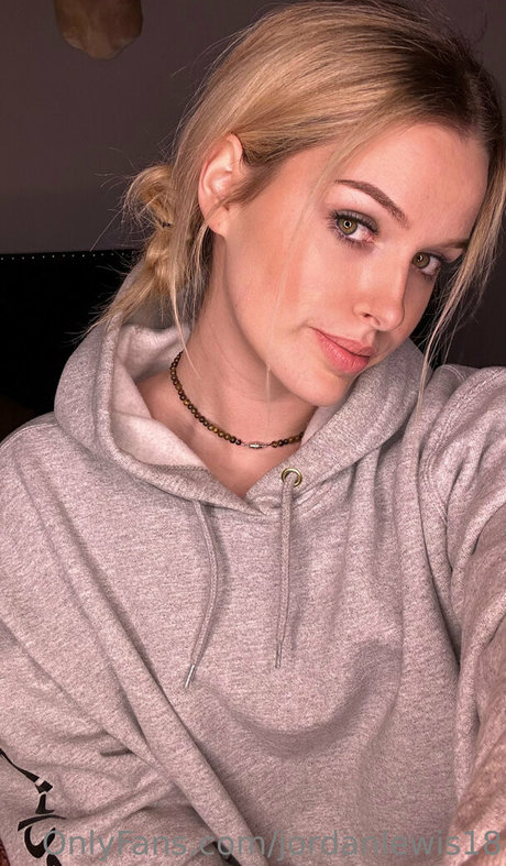 jordanlewis18 nackt erwachsene bild