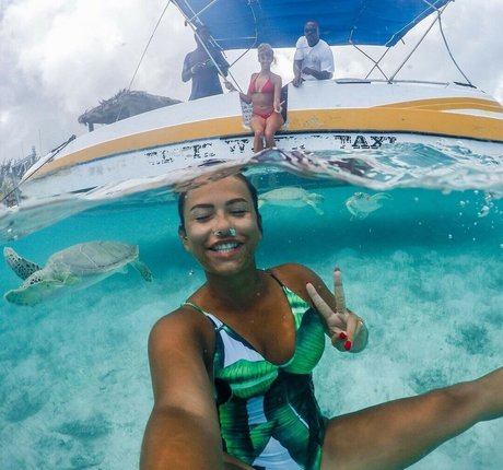 Justine Reine Marie erwachsene freie fotos