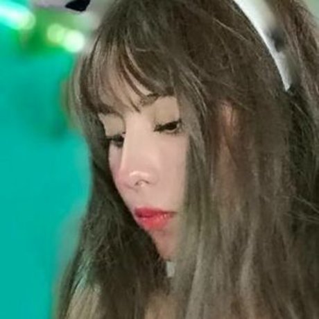 Mariana Kuyuri hübsche schöne galerie