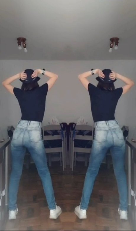 Julia K Barni perfekte porno fotos