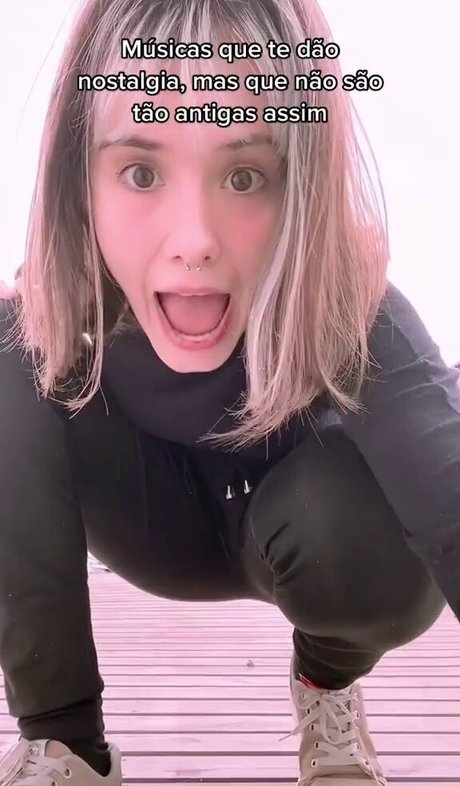 Julia K Barni exklusive nacktheit foto