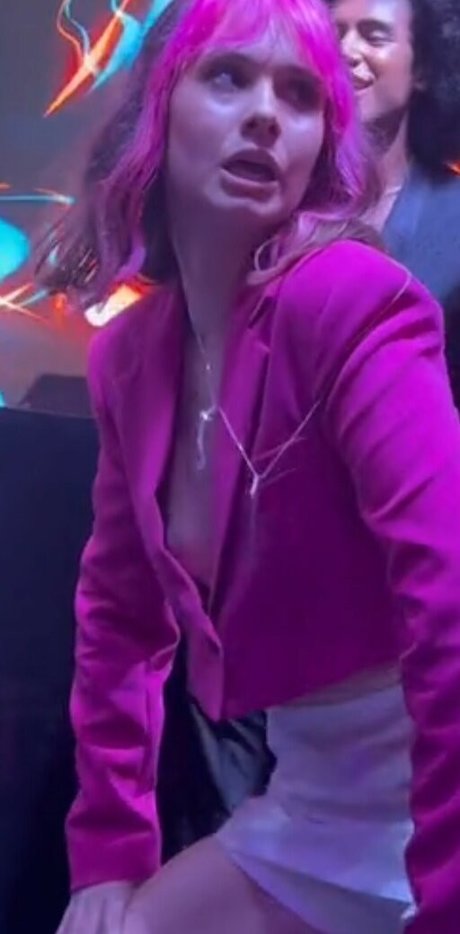 Julia K Barni sexy nette bild