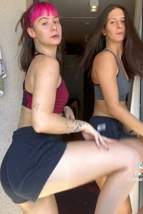 Julia K Barni exklusive beste fotos