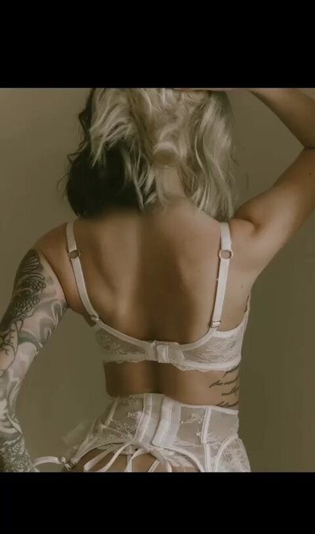 Alyssa Litanski erwachsene nackt bild