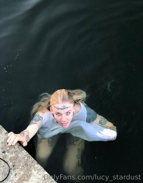 lucy stardust perfekte nacktheit archiv