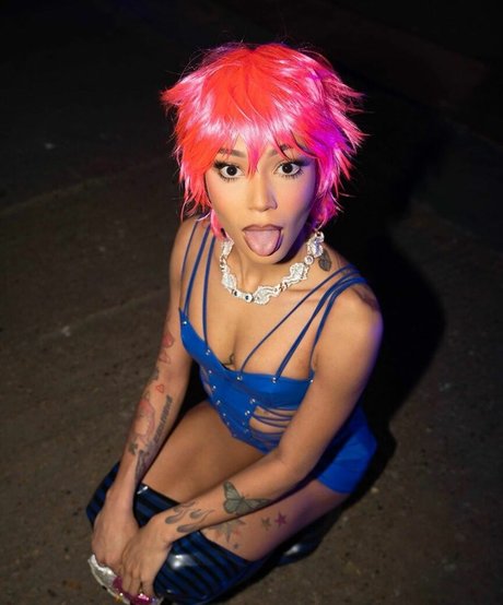 vollbusige ebenholz-onlyfans schöne nacktheit galerie