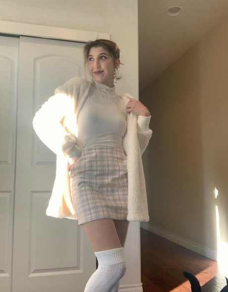 FrivolousFox ASMR erwachsene bild