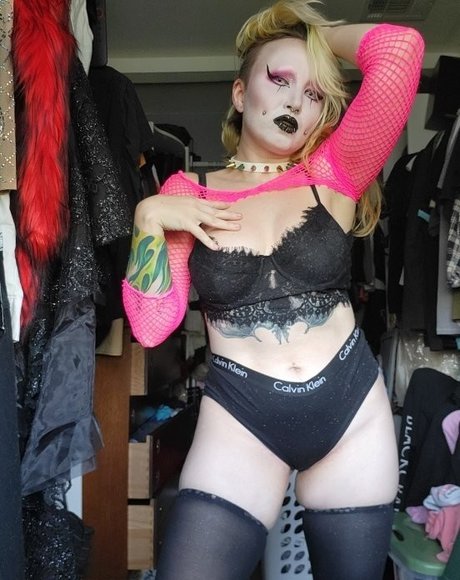 Abadon hübsche nackten archiv